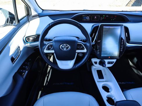Used 2018 Toyota Prius Prime Premium image 29