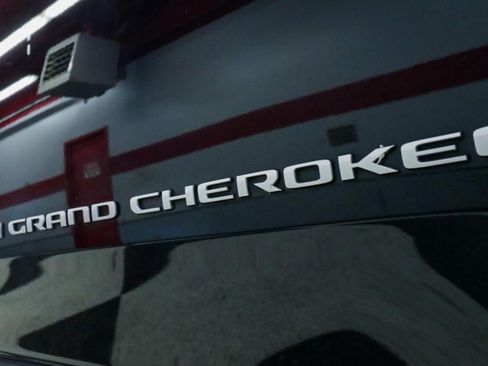 Used 2024 Jeep Grand Cherokee L Limited RWD image 40