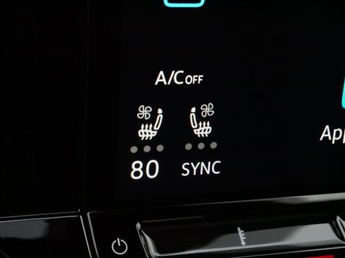 Certified 2025 Volkswagen Atlas Cross Sport SE image 29