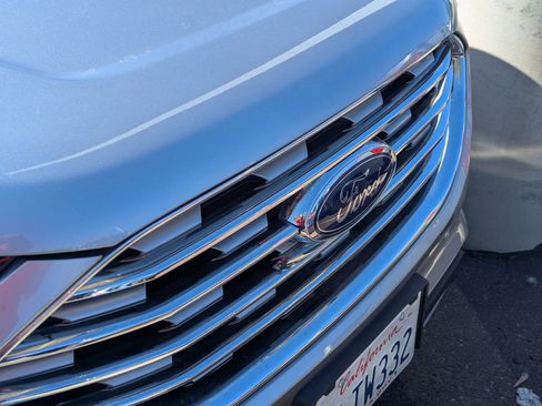 Used 2024 Ford Edge Titanium image 4