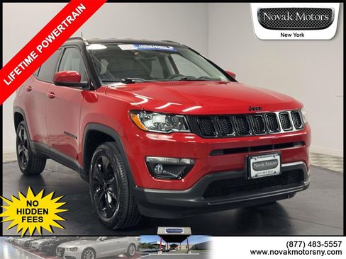 Used 2021 Jeep Compass Latitude image 1