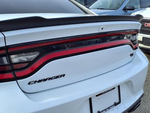 Used 2022 Dodge Charger R/T w/ Blacktop Package image 9