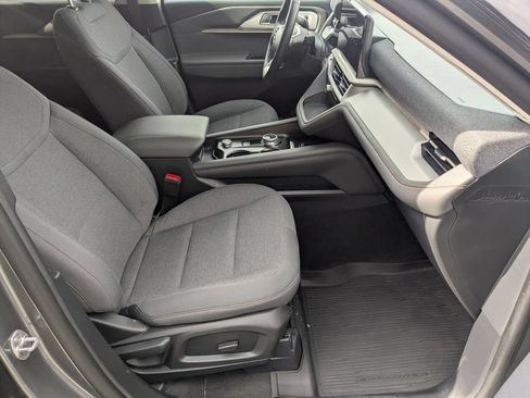 Used 2025 Ford Explorer Active AWD/4WD image 22