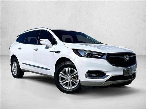 Used 2020 Buick Enclave Essence image 12