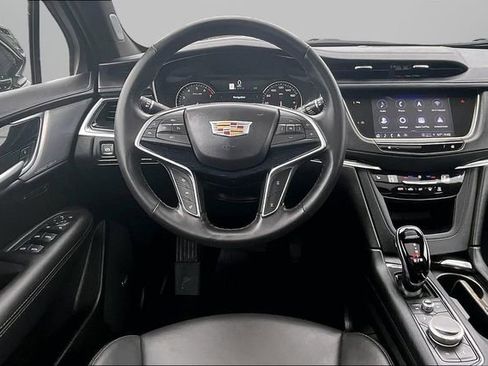 Used 2024 Cadillac XT5 Premium Luxury image 5