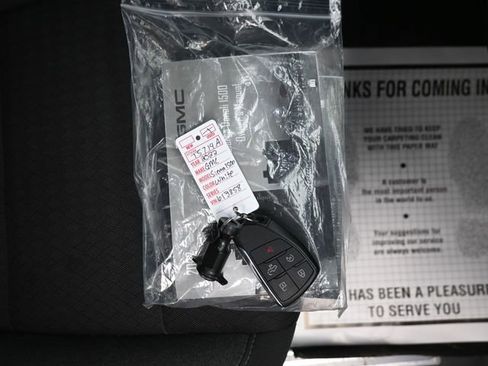 Used 2022 GMC Sierra 1500 SLE w/ X31 Off-Road Package image 9