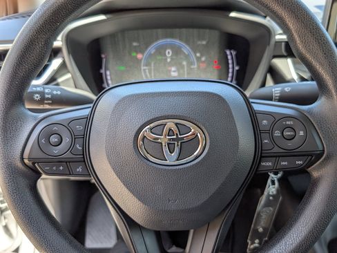 Used 2026 Toyota Corolla LE w/ Carpet Mat Package (TMS) FWD image 18