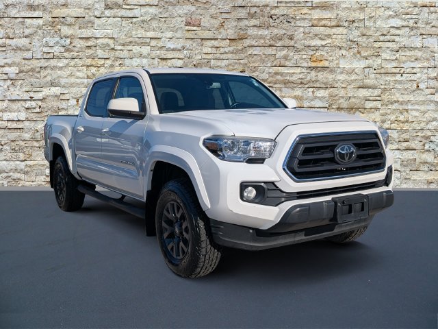 Used 2020 Toyota Tacoma SR5 RWD image 2