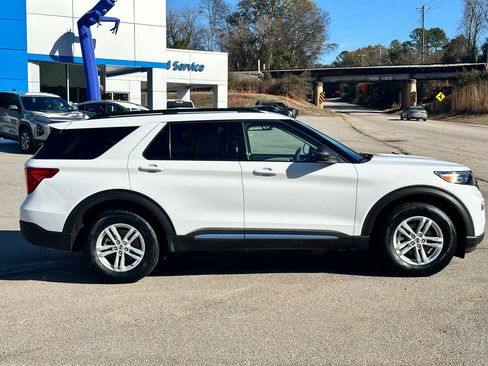 Used 2024 Ford Explorer XLT w/ Equipment Group 202A image 2