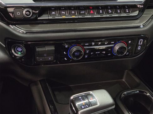 Used 2022 Chevrolet Silverado 1500 ZR2 w/ Technology Package image 18