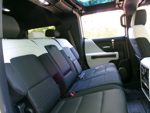 Used 2024 GMC Hummer EV 2X AWD/4WD image 27