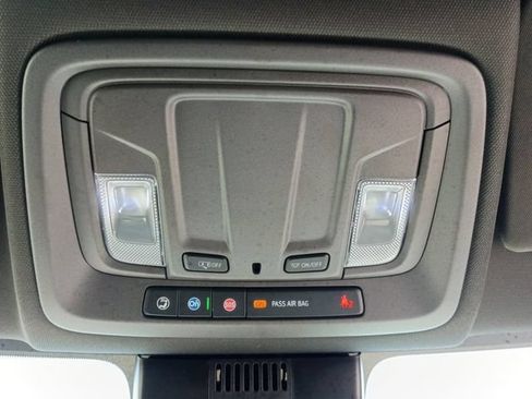 Used 2026 GMC Sierra 1500 SLT AWD/4WD image 7