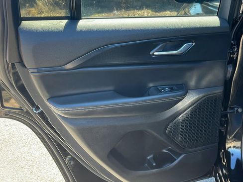 Used 2025 Jeep Grand Cherokee Altitude image 26