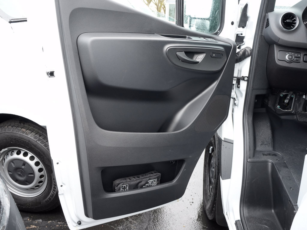 Used 2026 Mercedes-Benz Sprinter 2500 image 8