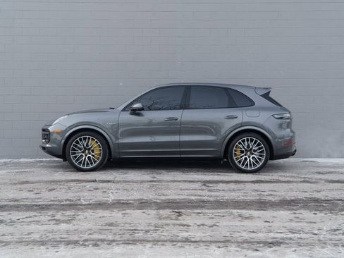 Certified 2020 Porsche Cayenne Turbo S image 2