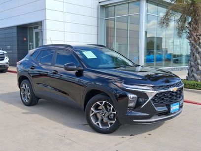 Used 2025 Chevrolet Trax LT w/ Driver Confidence Package