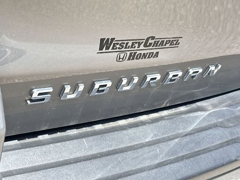 Used 2017 Chevrolet Suburban LT w/ Luxury Package AWD/4WD image 11