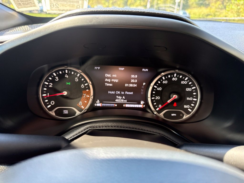 Used 2023 Jeep Renegade Latitude AWD/4WD image 13