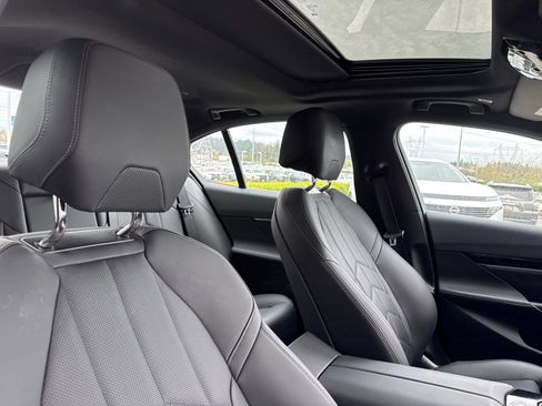 Used 2025 BMW 530i xDrive image 15