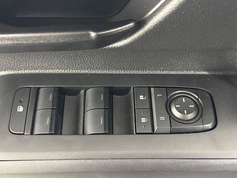 Certified 2024 Toyota Tacoma SR5 AWD/4WD image 30
