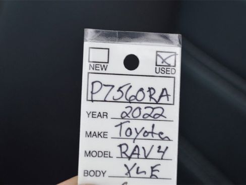 Used 2022 Toyota RAV4 XLE Premium image 41