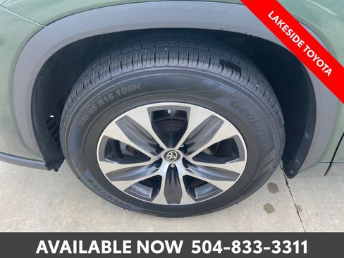 Certified 2024 Toyota Highlander XLE FWD image 15