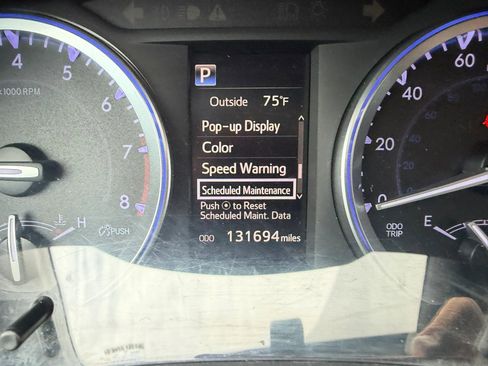 Used 2018 Toyota Highlander XLE FWD image 11