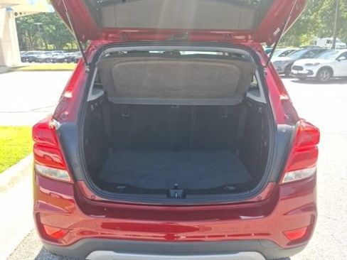 Used 2020 Chevrolet Trax LT w/ Driver Confidence Package FWD image 8