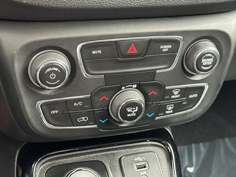 Used 2020 Jeep Compass Limited AWD/4WD image 17