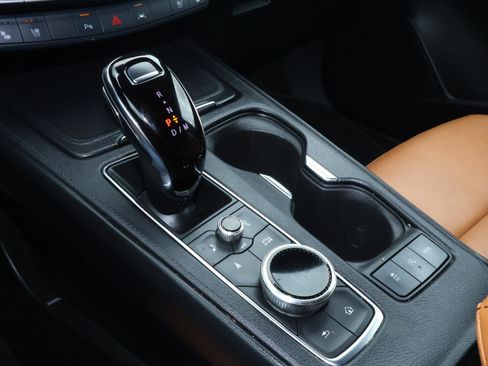 Used 2024 Cadillac XT4 Sport FWD image 29