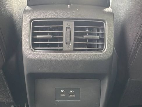 Used 2023 Nissan Rogue SV AWD/4WD image 15