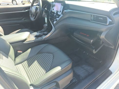 Certified 2022 Toyota Camry SE image 24