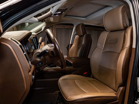 Used 2024 RAM 3500 Limited w/ Towing Technology Group image 19