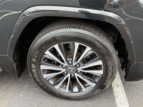 Used 2022 Lexus LX 600 Premium w/ Appearance Package image 7