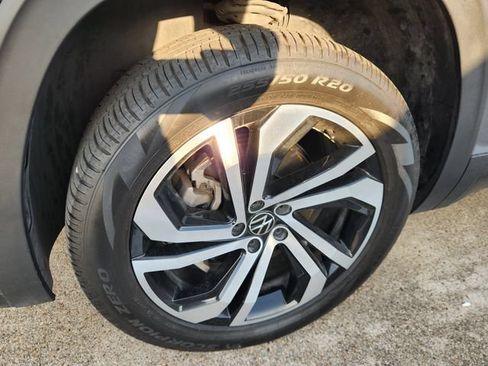 Used 2023 Volkswagen Atlas SEL AWD/4WD image 10