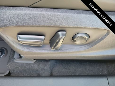 New 2026 Toyota bZ XLE Plus image 18