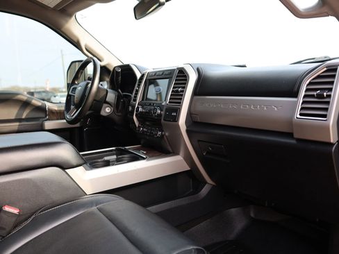 Used 2017 Ford F250 Lariat w/ Chrome Package image 40