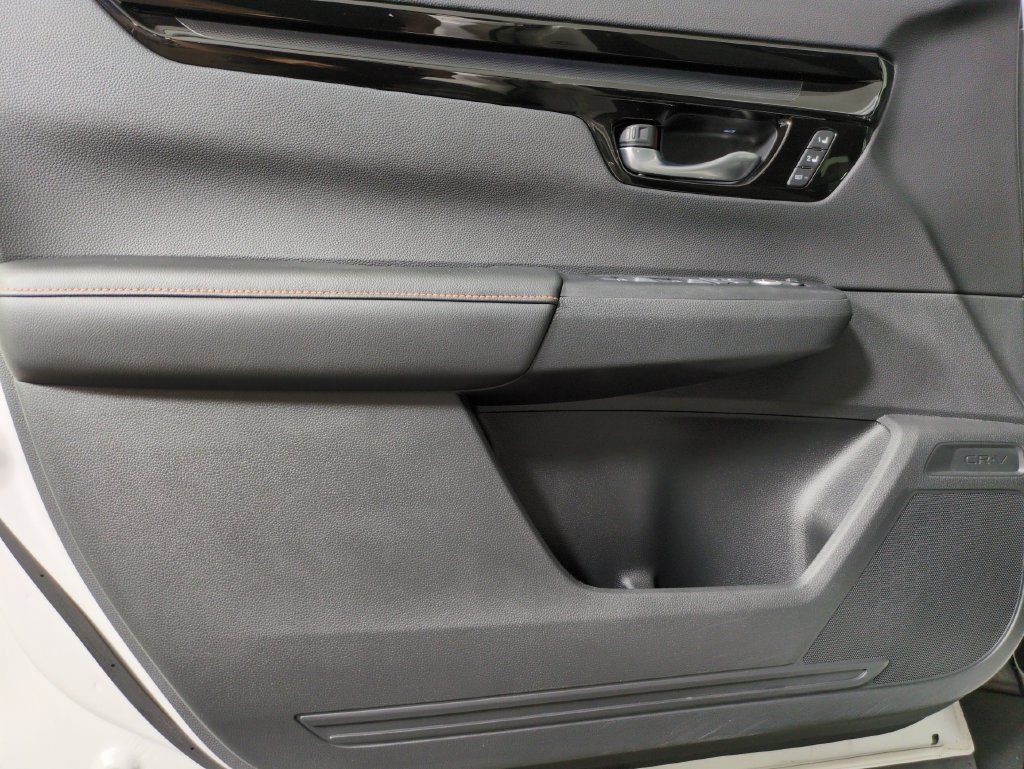 Certified 2025 Honda CR-V Sport Touring image 15