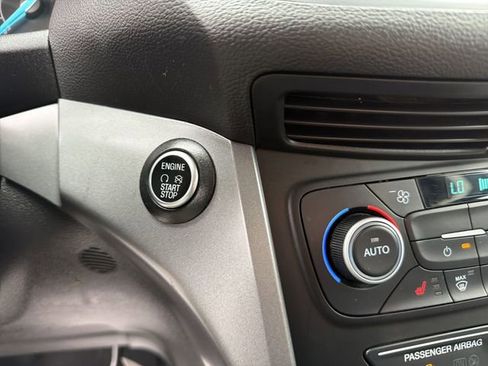 Used 2019 Ford Escape SE image 22