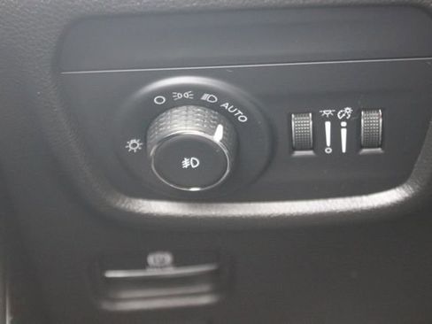 Used 2023 Jeep Grand Cherokee Limited AWD/4WD image 20