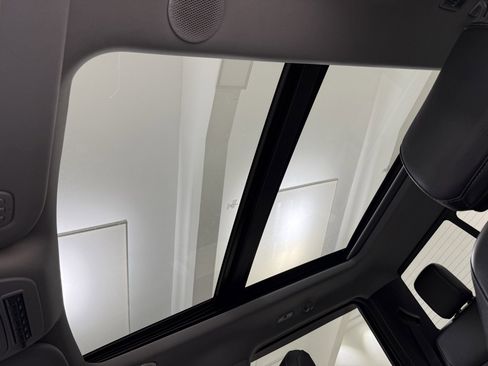 Used 2023 Ford F250 Lariat w/ Lariat Ultimate Package image 19