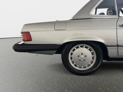 Used 1987 Mercedes-Benz 560 SL image 19