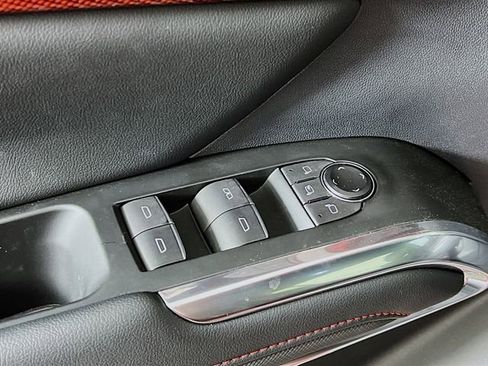 Used 2024 Chevrolet Traverse RS w/ LPO, Floor Liner Package FWD image 9