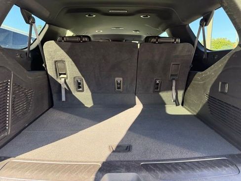 Certified 2024 GMC Yukon XL SLT image 8