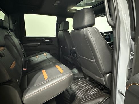 Used 2025 GMC Sierra 3500 AT4 w/ AT4 Premium Plus Package AWD/4WD image 19