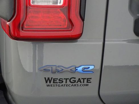 Used 2023 Jeep Wrangler Unlimited Rubicon 4xe w/ Steel Bumper Group image 43