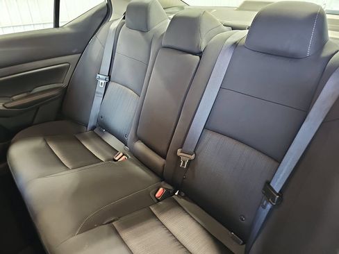 Used 2025 Nissan Altima 2.5 SV FWD image 13