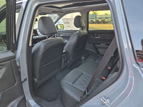 New 2026 Nissan Rogue Platinum AWD/4WD image 16