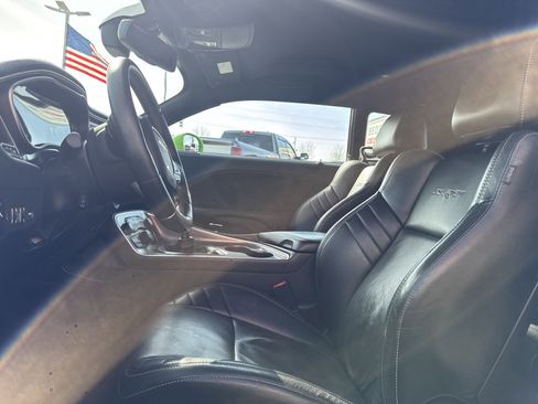 Used 2015 Dodge Challenger SRT Hellcat RWD image 16