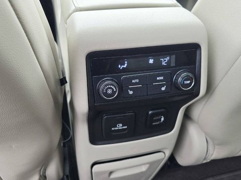 Used 2017 GMC Acadia Denali w/ Technology Package FWD image 18